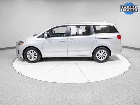 Used 2018 Kia Sedona L image 31