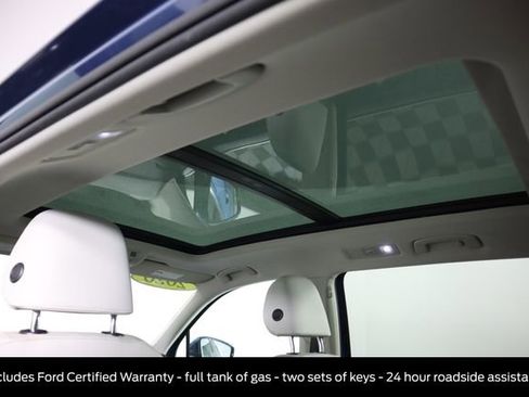 Used 2020 Volkswagen Tiguan SE w/ Panoramic Sunroof Package image 9