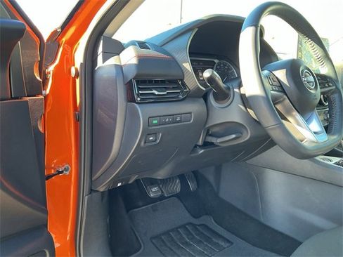 Used 2024 Nissan Sentra SR image 27