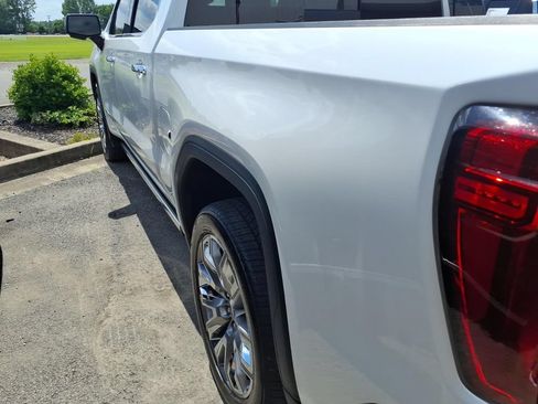 Used 2024 GMC Sierra 1500 Denali w/ Denali Reserve Package AWD/4WD image 16