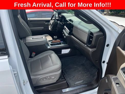 Used 2022 GMC Sierra 1500 SLT w/ SLT Premium Plus Package AWD/4WD image 7