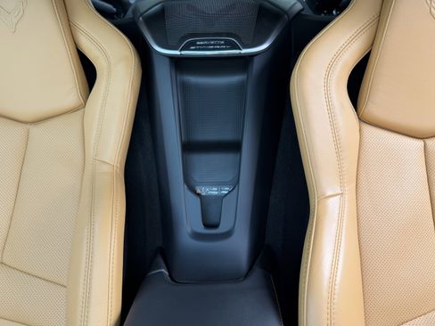 Used 2024 Chevrolet Corvette Stingray w/ Z51 Performance Package image 17