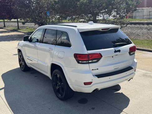Used 2015 Jeep Grand Cherokee Altitude AWD/4WD image 4