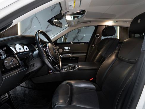 Used 2017 Rolls-Royce Ghost image 14