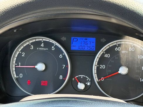 Used 2010 Hyundai Accent GLS FWD image 12