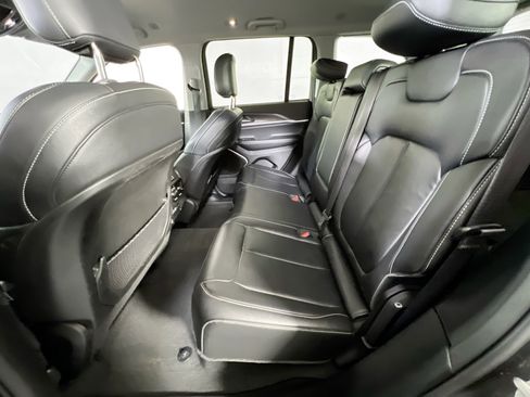 Used 2022 Jeep Grand Cherokee Limited image 22