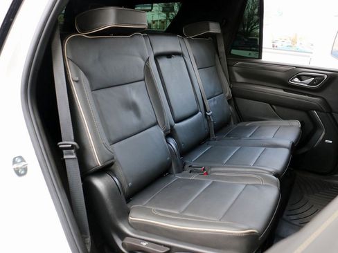 Used 2024 GMC Yukon SLT image 35