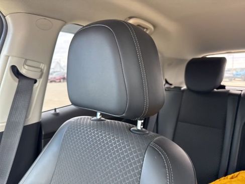 Used 2018 Buick Encore Preferred image 19