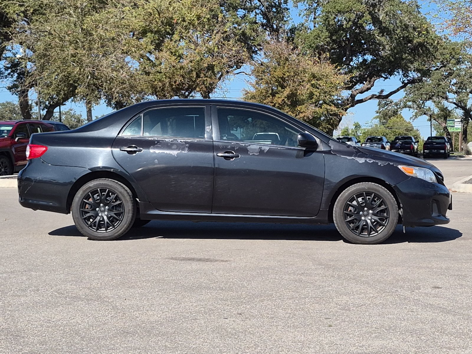 Used 2013 Toyota Corolla LE FWD image 3
