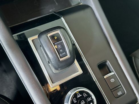 Used 2024 Mitsubishi Outlander SE image 24