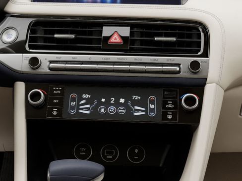 Used 2026 Genesis G70 2.5T Prestige image 15