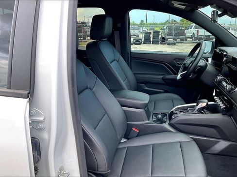 Used 2024 Chevrolet Colorado LT w/ LT Convenience Package III RWD image 30