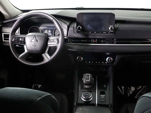 Used 2022 Mitsubishi Outlander ES image 28