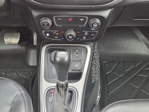 Used 2018 Jeep Compass Latitude w/ Popular Equipment Group image 22