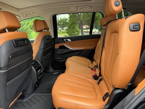 Used 2019 BMW X7 xDrive50i w/ Premium Package AWD/4WD image 38