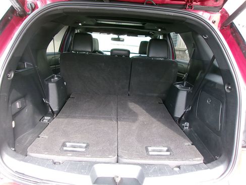 Used 2019 Ford Explorer XLT w/ Equipment Group 202A image 15