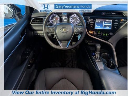 Used 2018 Toyota Camry LE FWD image 16