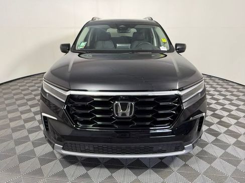 Used 2025 Honda Pilot Elite image 9