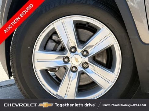 Used 2022 Chevrolet Trax LT w/ LT Convenience Package FWD image 10