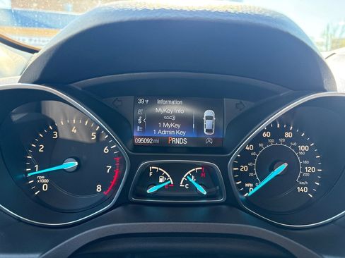 Used 2019 Ford Escape Titanium image 17