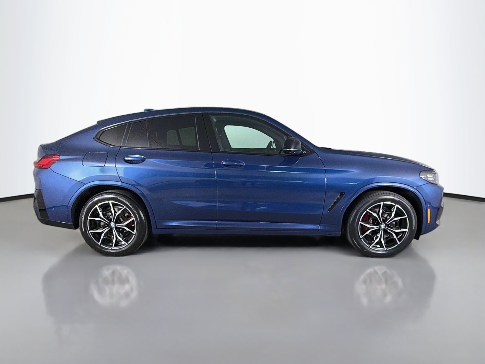Certified 2025 BMW X4 M40i w/ Premium Package AWD/4WD image 8