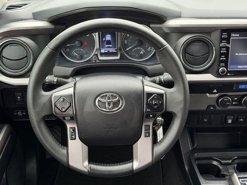 Used 2022 Toyota Tacoma SR5 RWD image 11