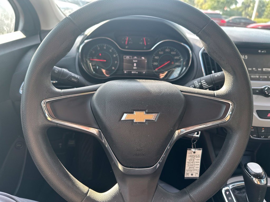 Used 2018 Chevrolet Cruze LS FWD image 15