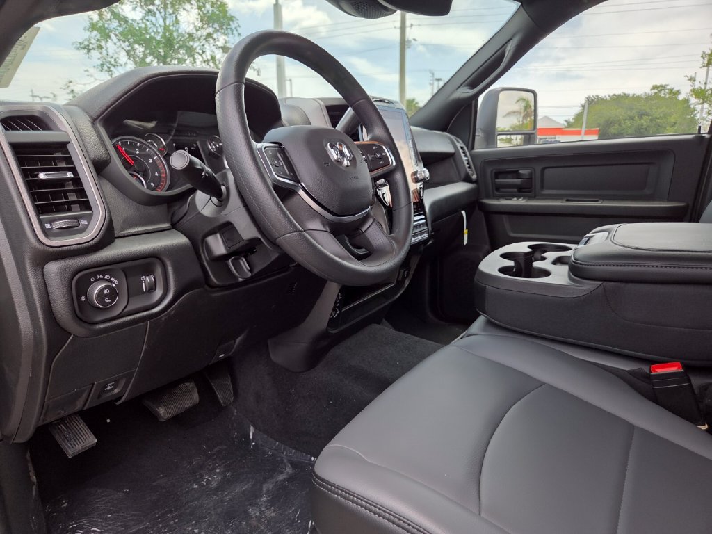 New 2026 RAM 3500 Tradesman AWD/4WD image 28