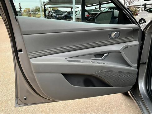 Used 2023 Hyundai Elantra SEL w/ Convenience Package FWD image 24