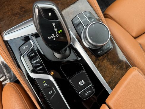 Used 2020 BMW 530i xDrive w/ Premium Package image 27