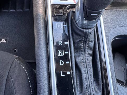 Used 2025 Nissan Sentra SV FWD image 21
