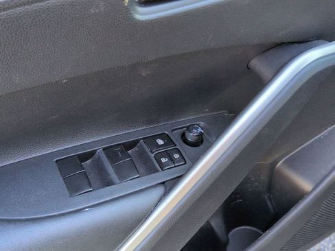 Used 2023 Toyota Corolla Cross LE image 14