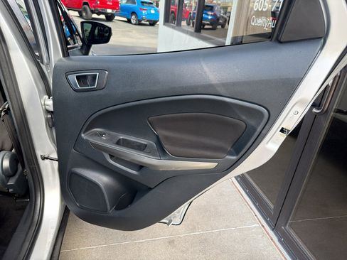 Used 2018 Ford EcoSport SE FWD image 9