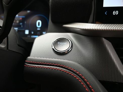 Used 2025 Ford Explorer ST image 19