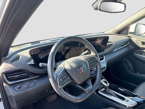 Used 2025 Buick Envista Avenir image 11