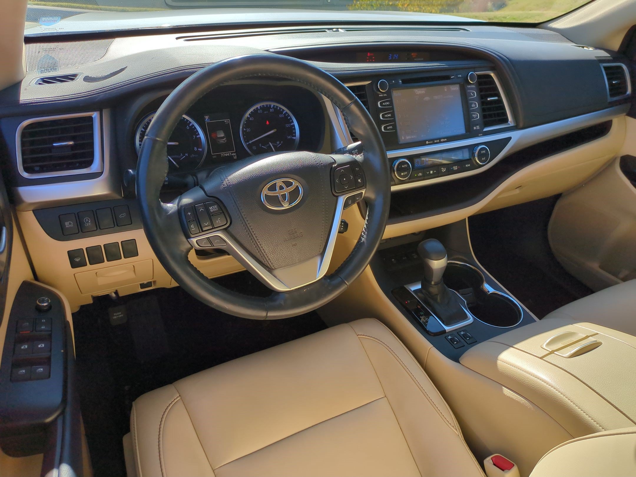 Used 2018 Toyota Highlander XLE AWD/4WD image 27