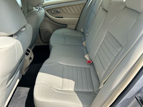 Used 2016 Ford Taurus SE FWD image 22