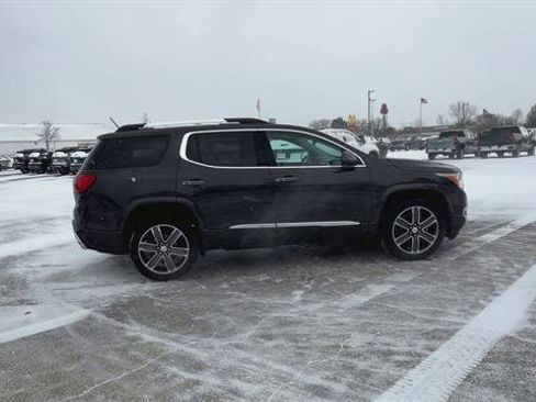 Used 2018 GMC Acadia Denali w/ Technology Package image 9