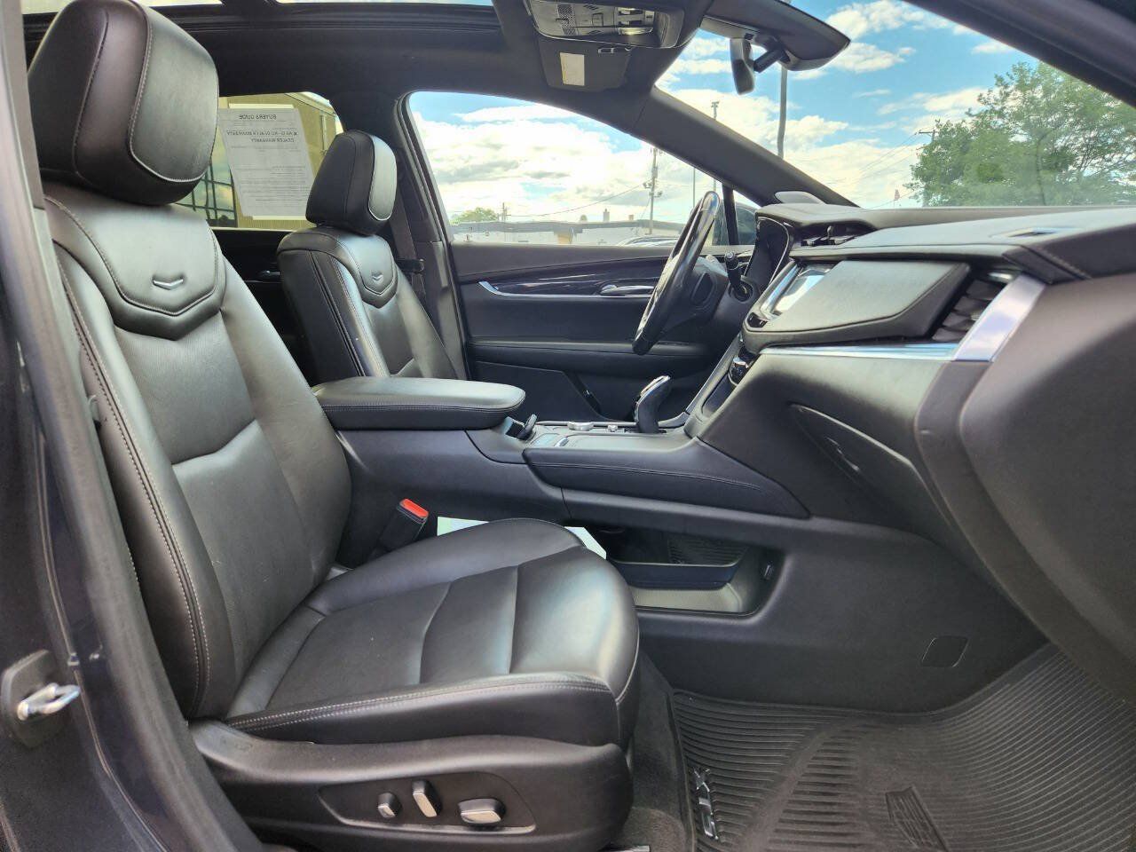 Used 2023 Cadillac XT5 Premium Luxury AWD/4WD image 15