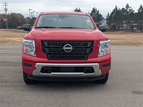 Used 2023 Nissan Titan SV w/ SV Convenience Package image 8
