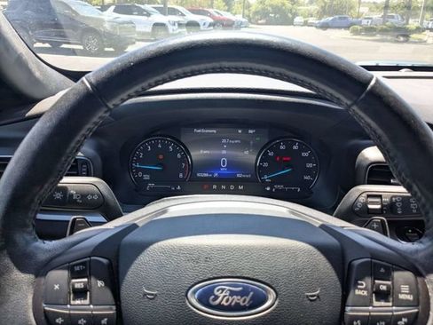 Used 2020 Ford Explorer XLT w/ Equipment Group 202A AWD/4WD image 29