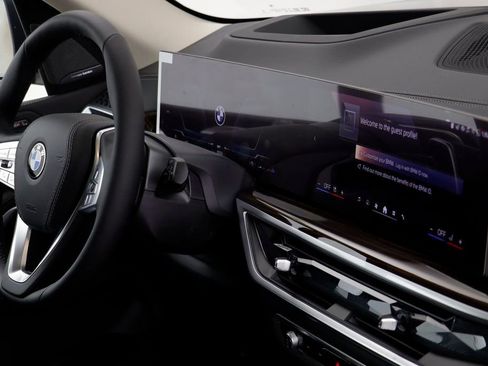 New 2026 BMW X7 xDrive40i w/ Premium Package AWD/4WD image 22