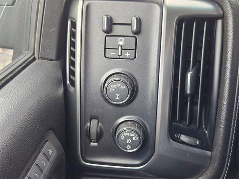 Used 2017 Chevrolet Silverado 1500 LTZ image 21