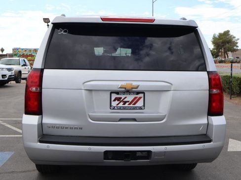 Used 2017 Chevrolet Suburban LT image 6