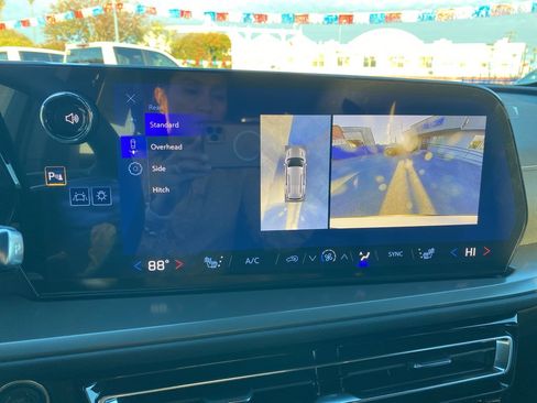 New 2026 Chevrolet Traverse LT w/ Midnight/Sport Edition image 29