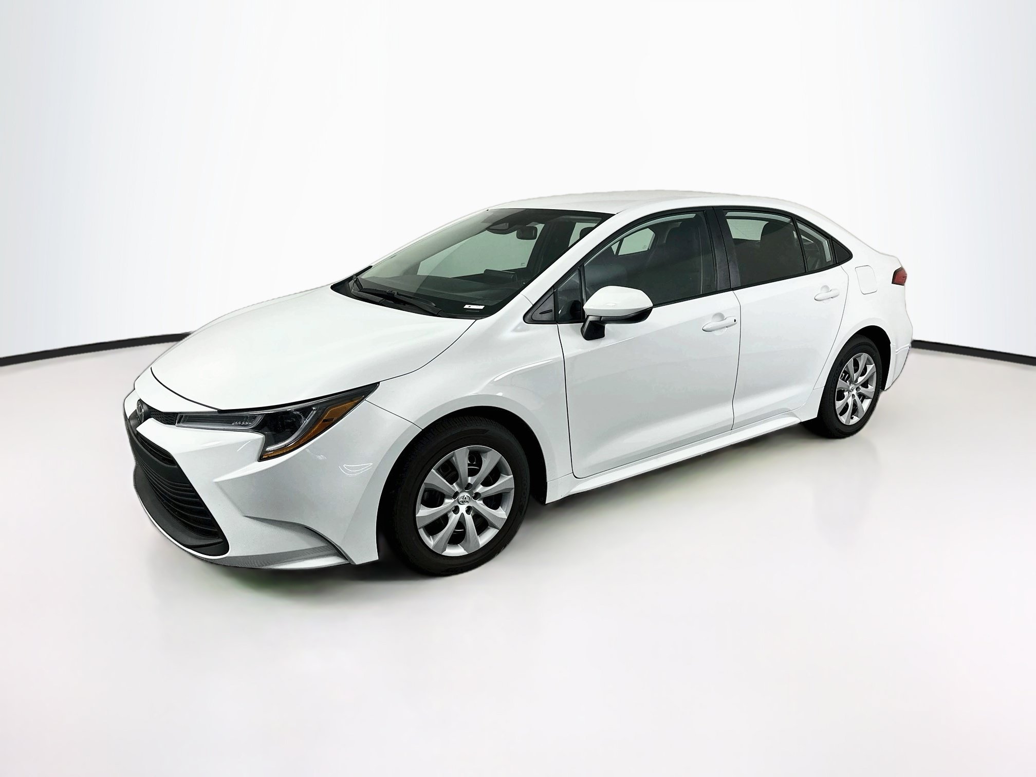 Used 2026 Toyota Corolla LE FWD image 3
