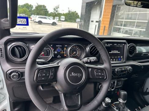 Used 2023 Jeep Wrangler Unlimited Sport AWD/4WD image 7