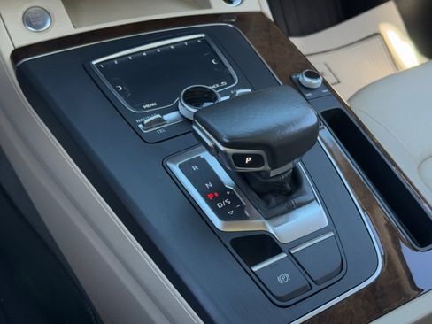 Used 2018 Audi Q5 2.0T Premium w/ Premium Plus Package image 30