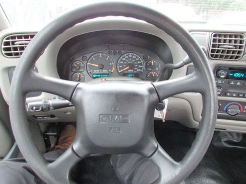 Used 2002 GMC Sonoma SL w/ Marketing Option Pkg image 9