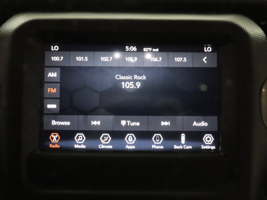 Used 2019 Jeep Wrangler Unlimited Sahara w/ LED Lighting Group AWD/4WD image 18